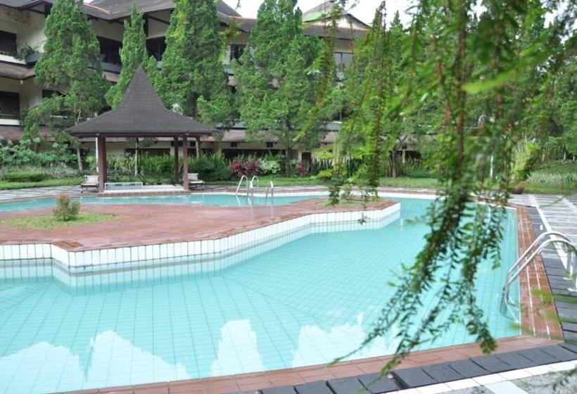 Queen Garden Hotel Managed By Salak Hospitality