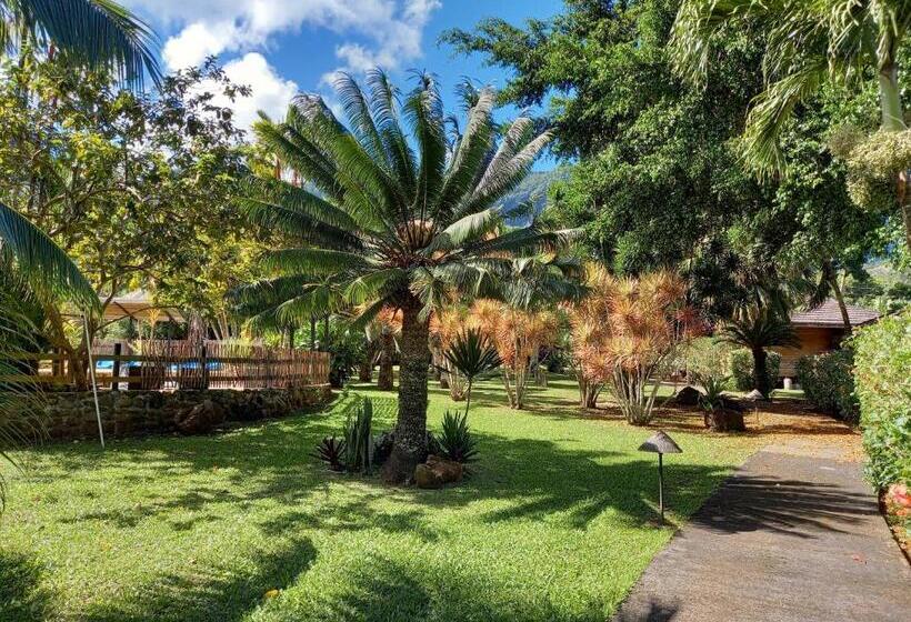 هتل Eco Lodge Village Temanoha