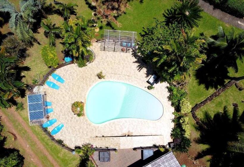 هتل Eco Lodge Village Temanoha