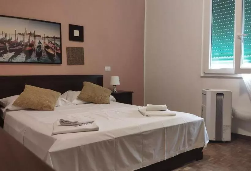 پانسیون Airport Guest House Pisa
