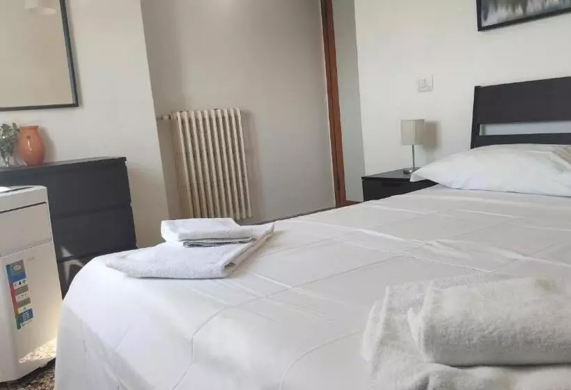 پانسیون Airport Guest House Pisa