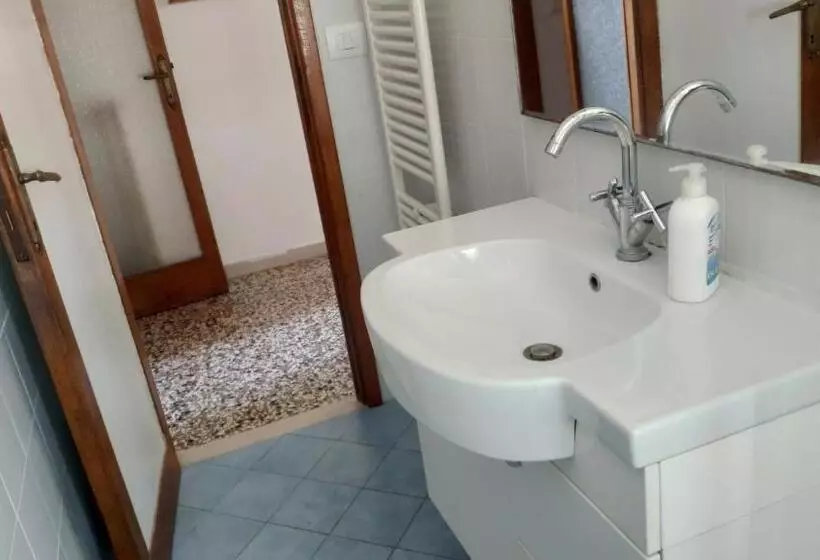 پانسیون Airport Guest House Pisa