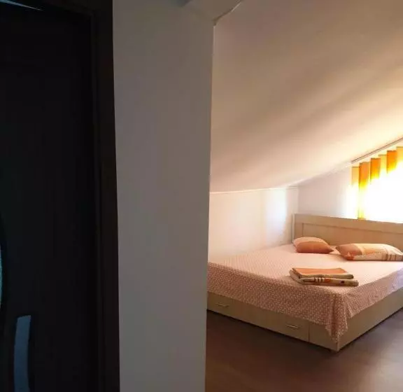 پانسیون Casa Di Madi