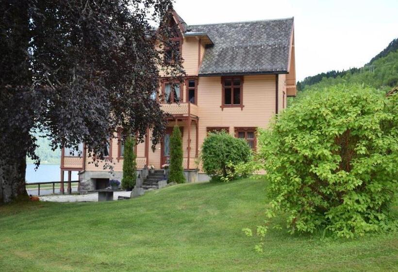 بنسيون Døsen Gård