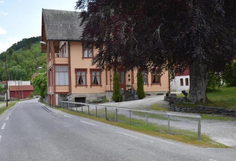 بنسيون Døsen Gård