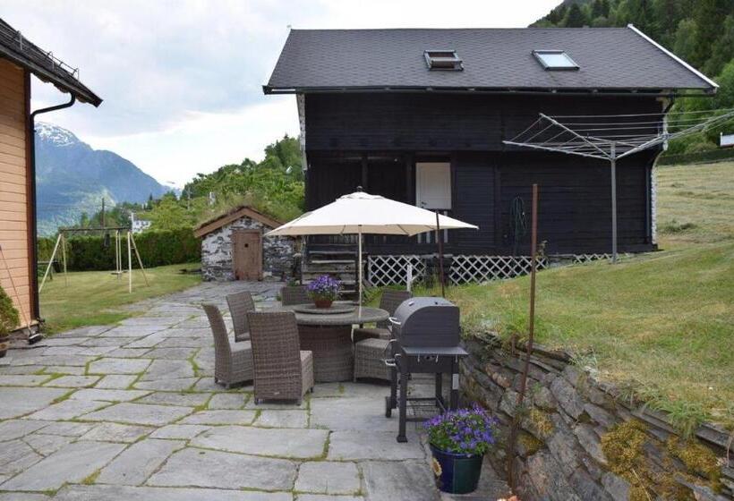 بنسيون Døsen Gård