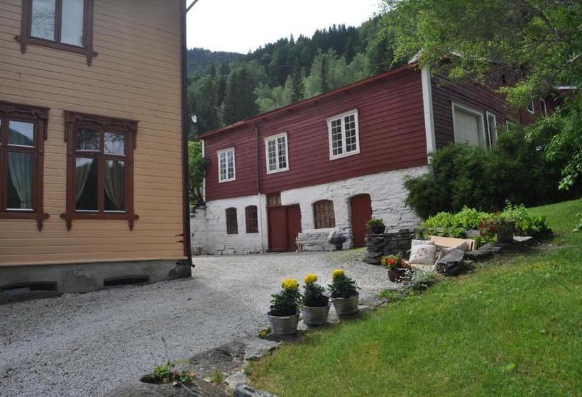 بنسيون Døsen Gård