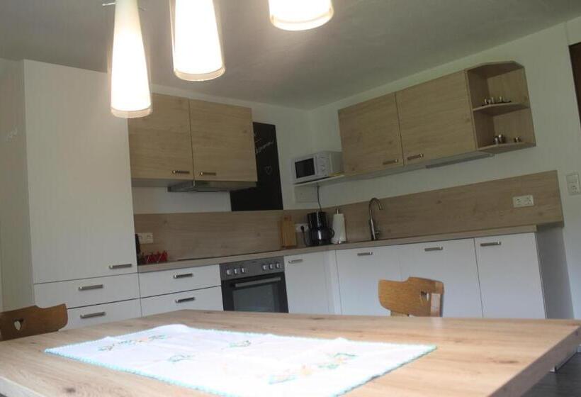 펜션 Schattwalder Hof