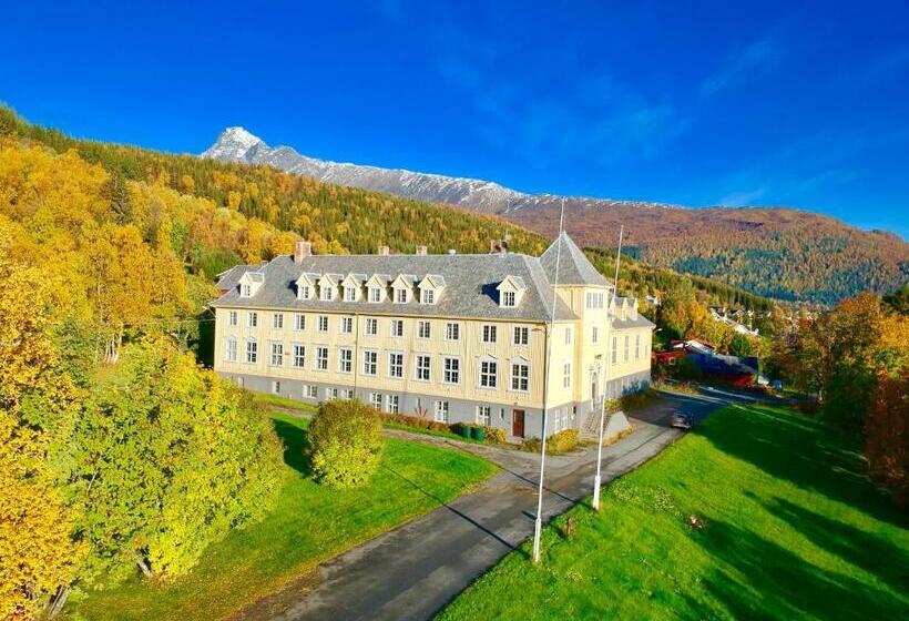 Пансион Solhov, Castle Of The Lyngen Alps