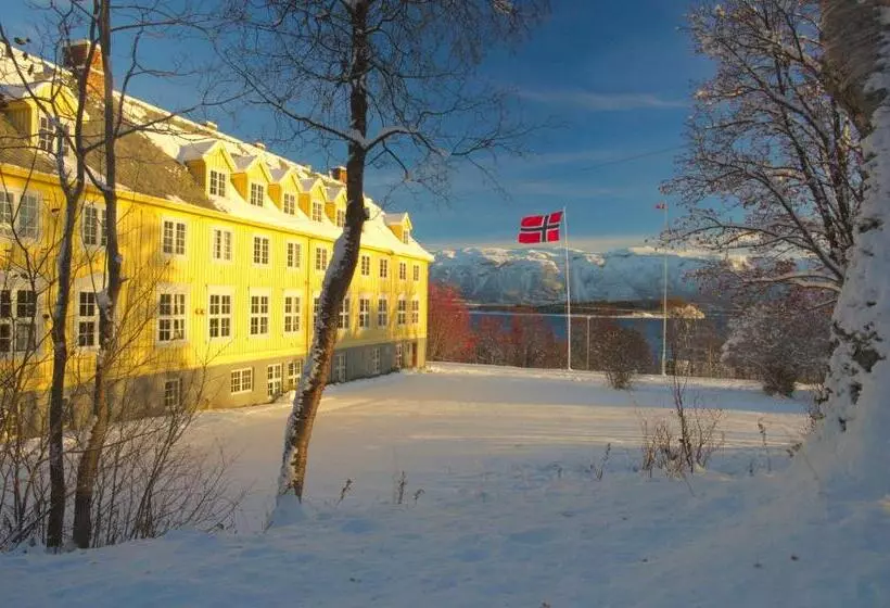 ペンション Solhov, Castle Of The Lyngen Alps