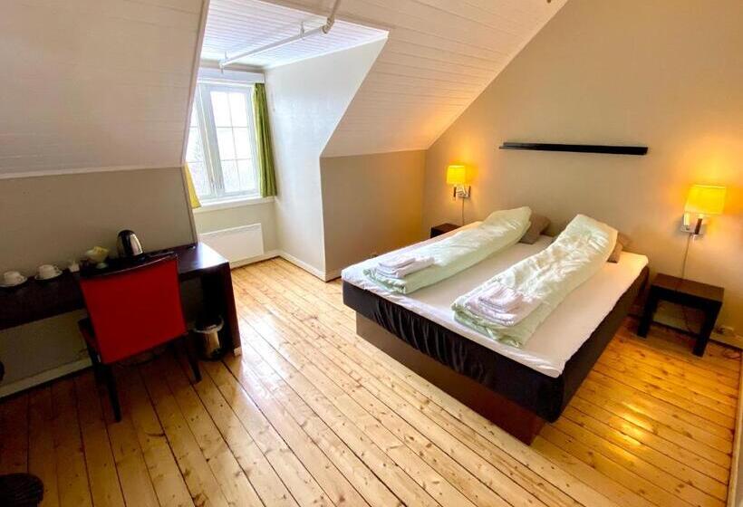 Пансион Solhov, Castle Of The Lyngen Alps