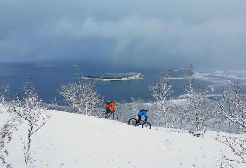 Пансион Solhov, Castle Of The Lyngen Alps