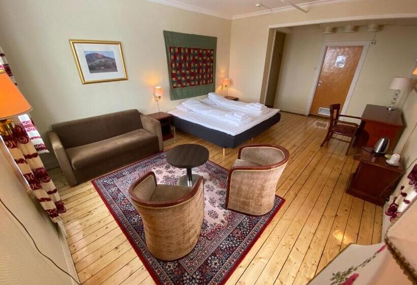 Пансион Solhov, Castle Of The Lyngen Alps