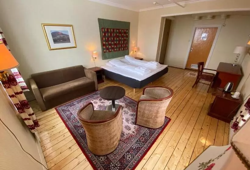 ペンション Solhov, Castle Of The Lyngen Alps