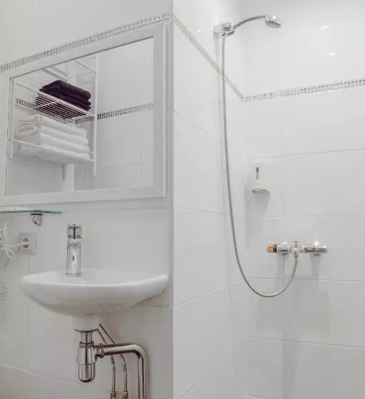 پانسیون Vallery Guest House