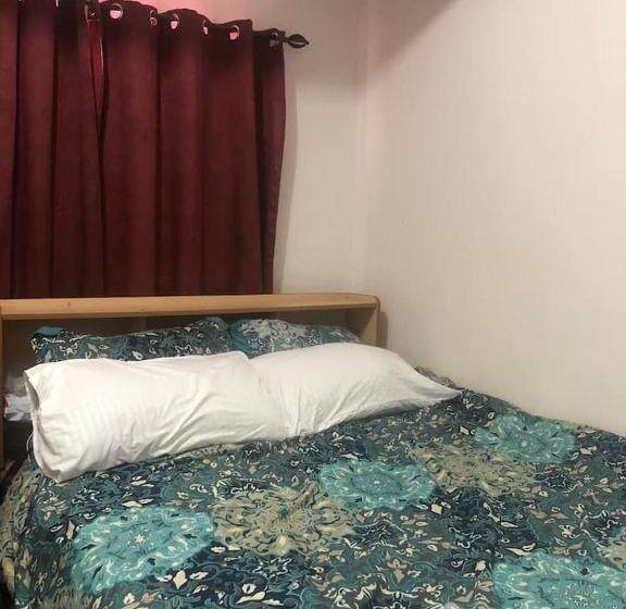 هاستل Amenadiel & Cc   Imus Staycation