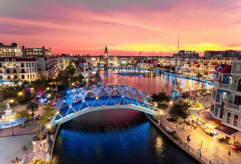 تختخواب و صبحانه Angels Homestay Grand World