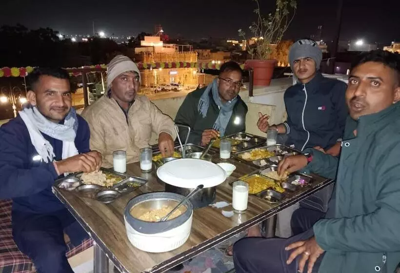 ホテル Bhadu