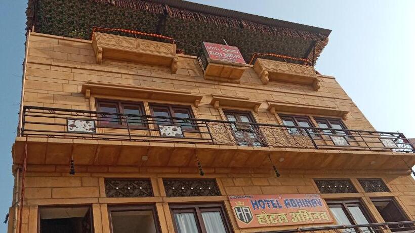 בית מלון כפרי Bhadu