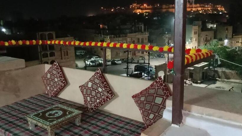 בית מלון כפרי Bhadu