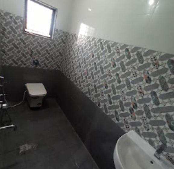 ホテル Adiraj Palace And Lodging, Shani Shingnapur