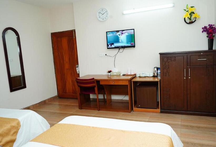 هتل Garden Residents Uttara   Lake View