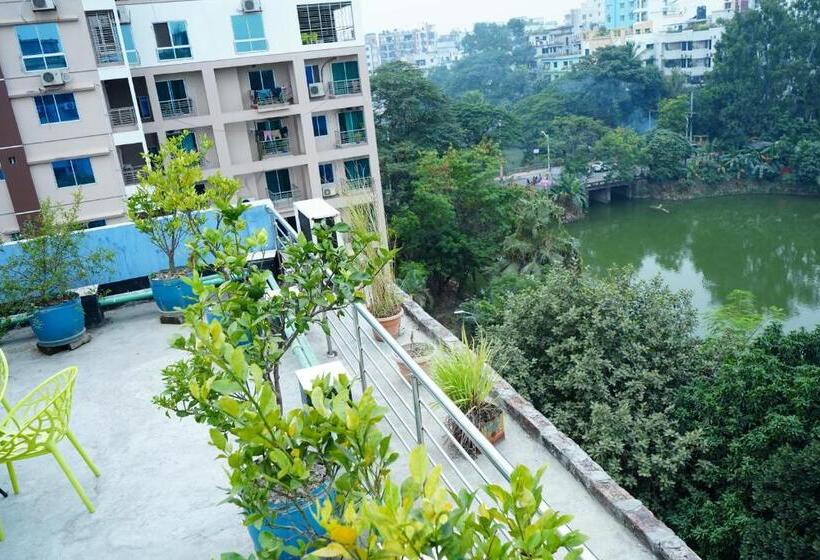 هتل Garden Residents Uttara   Lake View
