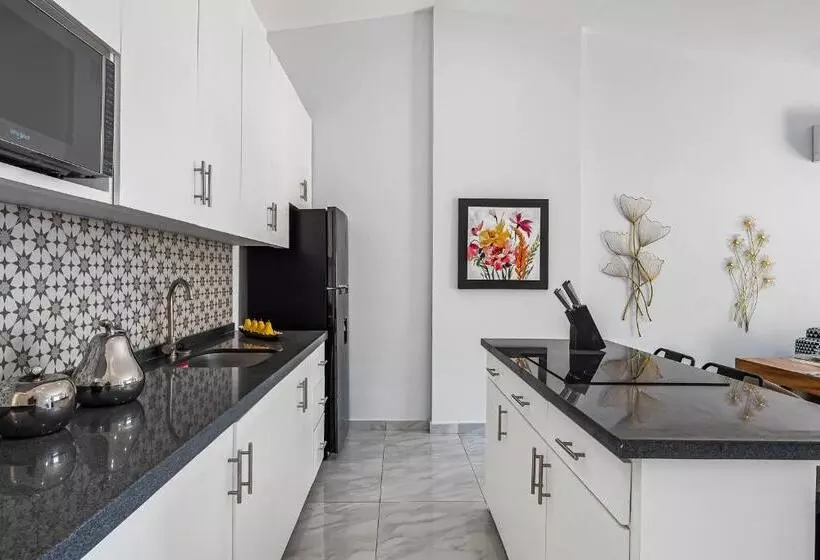 هتل Morgan Residences 607