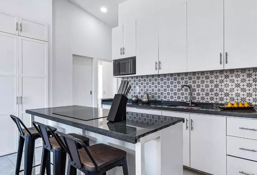 هتل Morgan Residences 607