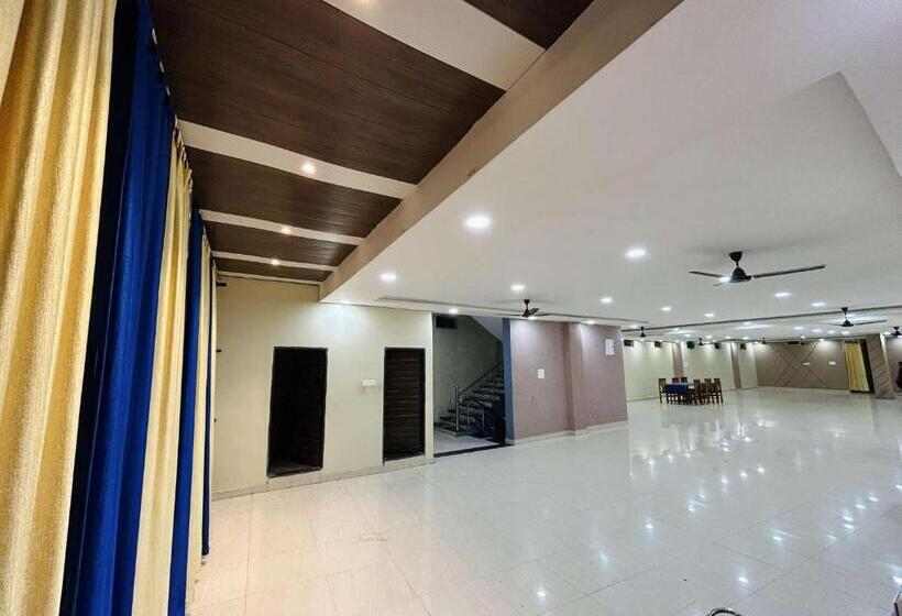 Мотель Shikhar Palace