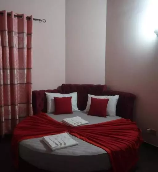 Majatalo Airport Villa D 87