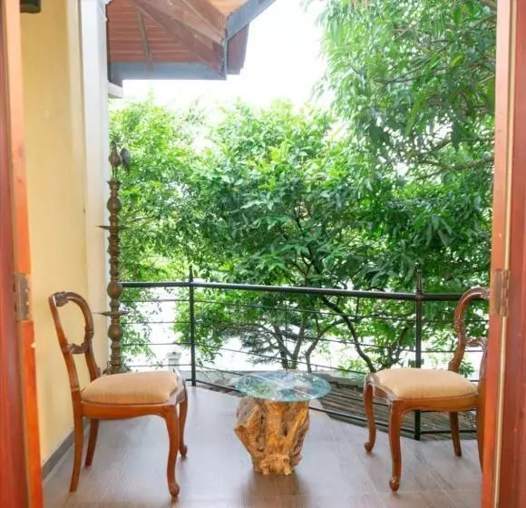 Majatalo Airport Villa D 87