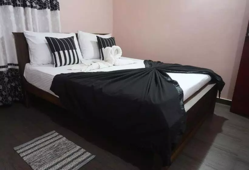 Majatalo Airport Villa D 87