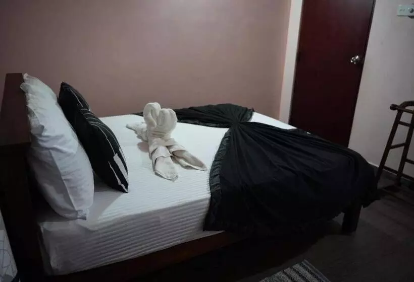 Majatalo Airport Villa D 87