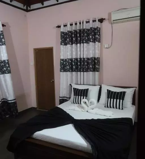 Majatalo Airport Villa D 87