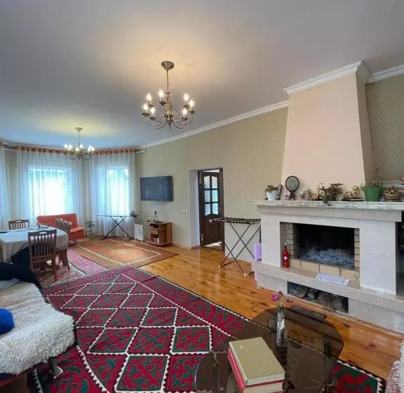 پانسیون Lake House