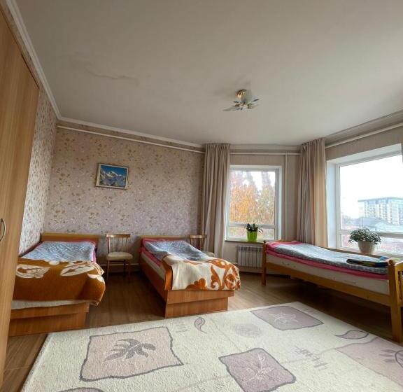 پانسیون Lake House