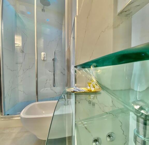 ペンション The Manarola Main Plaza