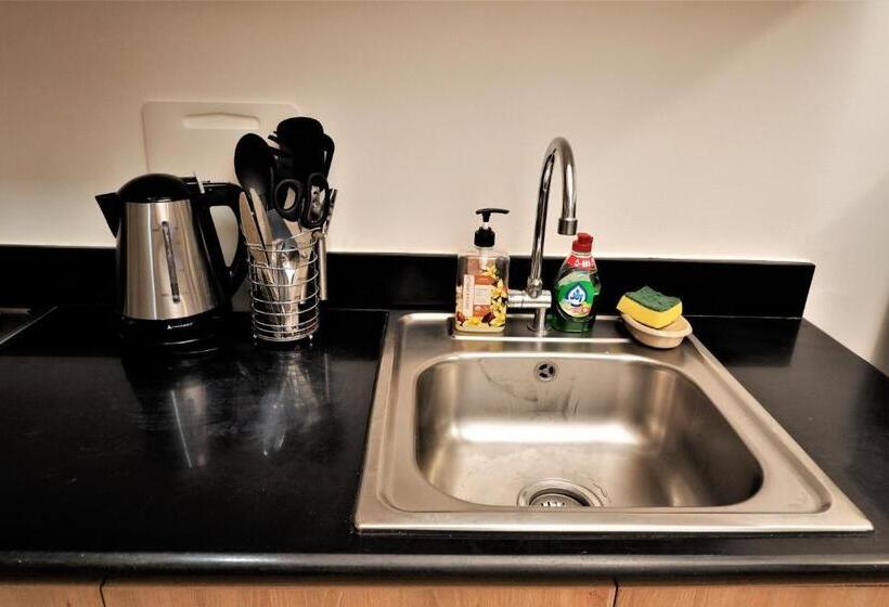 Shore Condo Moa Pasay 1155 Dynastel Staycation