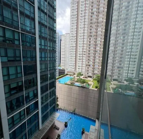 The Glenanna At The Fort   Uptown Parksuites Tower2