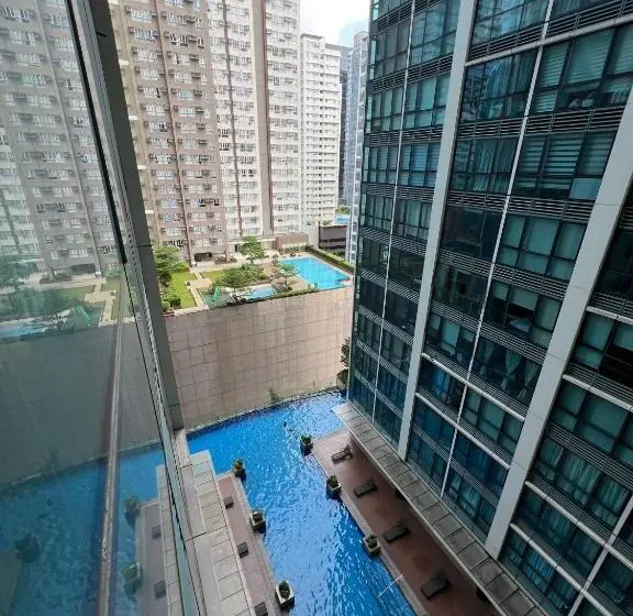 The Glenanna At The Fort   Uptown Parksuites Tower2
