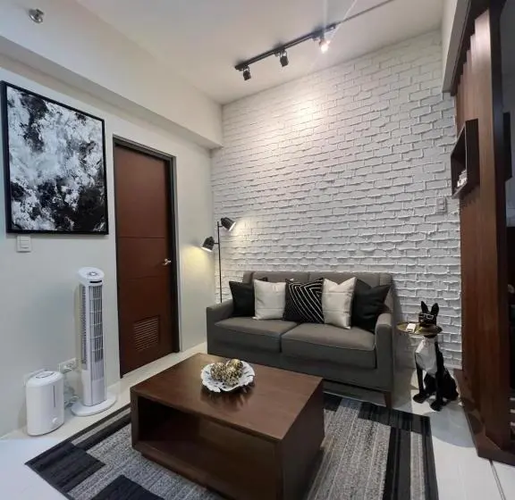 The Glenanna At The Fort   Uptown Parksuites Tower2