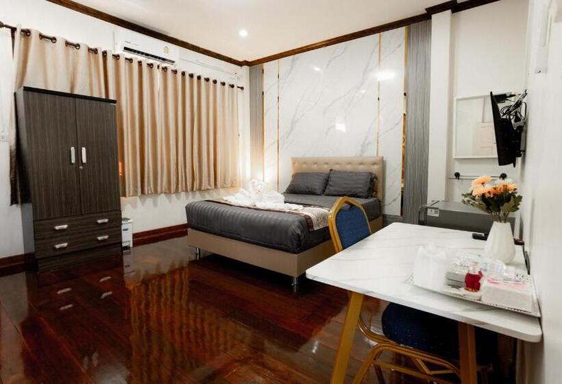 2b Cozy Hostel ตรัง