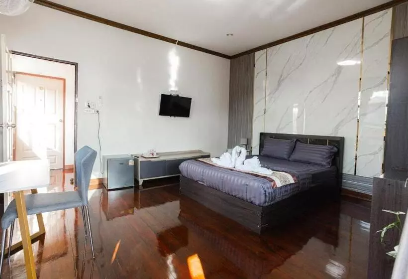 2b Cozy Hostel ตรัง