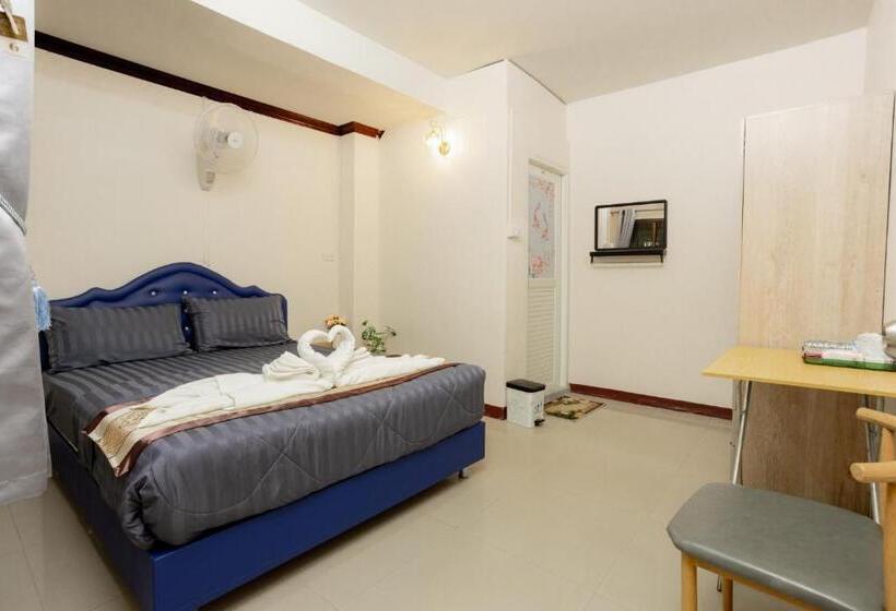 2b Cozy Hostel ตรัง