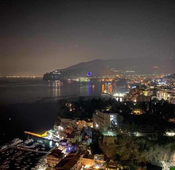 ベッドアンドブレックファースト Lemon Gaja