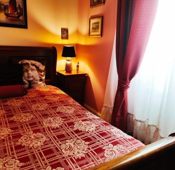 Bed and Breakfast Real Santo António Guest House