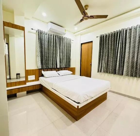 Hotelli Ekant Family Restaurant And Lodging