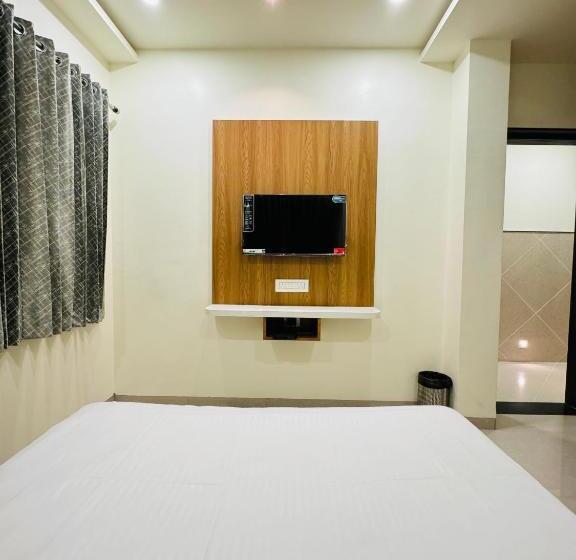 فندق Ekant Family Restaurant And Lodging