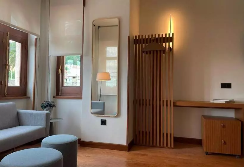 Hotelli El Rosal De Cudillero